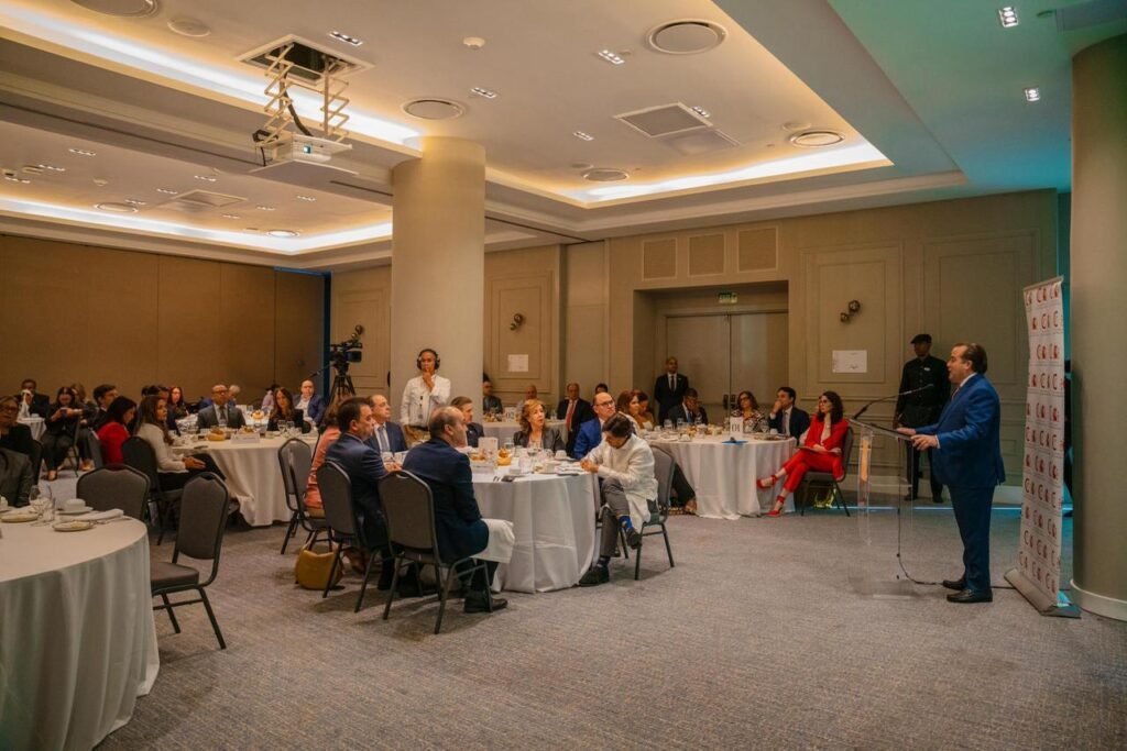 Paliza destaca aumentos salariales históricos, avances en transparencia y fortaleza de la relación España–RD 3 Jose Ignacio Paliza 1 Paliza destaca aumentos salariales históricos, avances en transparencia y fortaleza de la relación España–RD