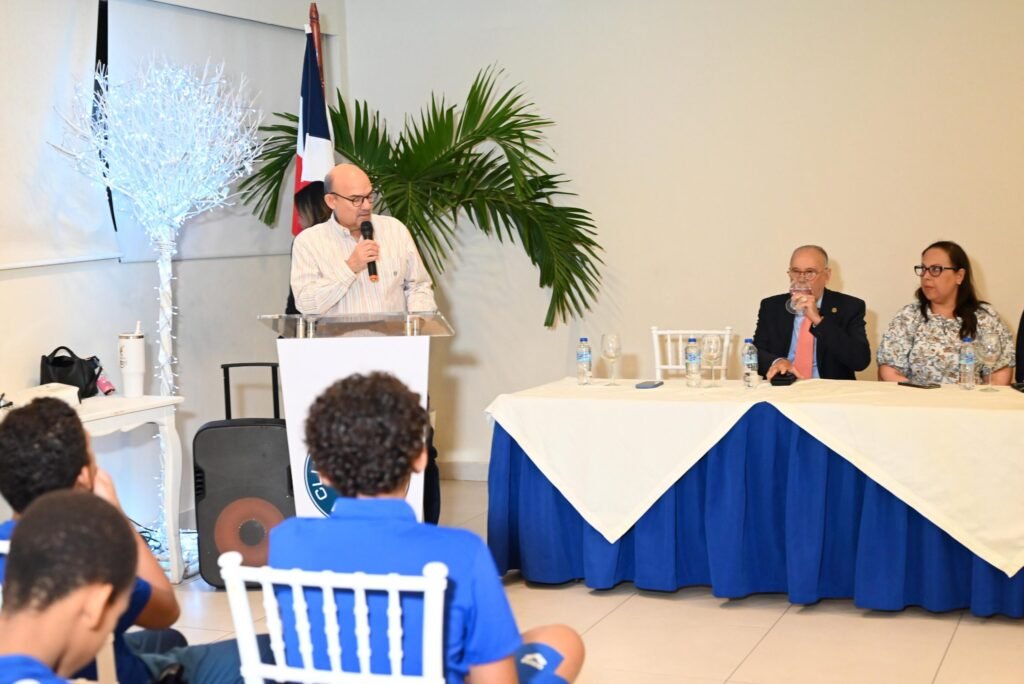 Unos 548 nadadores de 12 países vendrán al XLII Invitacional Delfines del Naco en Santiago 3 Mario Alvaez Soto 1 Unos 548 nadadores de 12 países vendrán al XLII Invitacional Delfines del Naco en Santiago