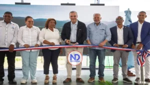 El presidente Abinader inaugura carreteras en San Juan tras 50 años de espera