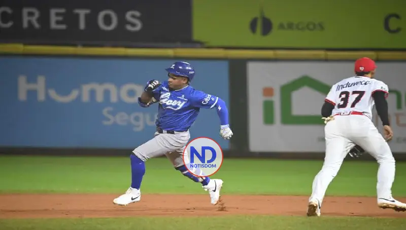 Aguilas siguen firmes en primer lugar; Licey y Toros triunfan