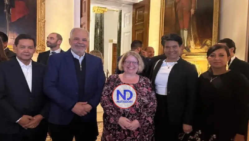 Delegación de EGEHID participa en Semana Dominicana en Reino Unido