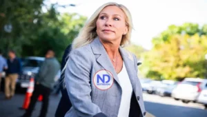 Congresista Greene dice teme por su vida tras romper con Trump