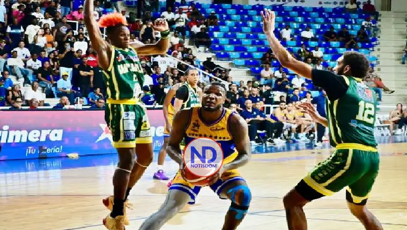 Mauricio Báez vence San Carlos en la final del TBS Distrito 2025 2 Mauricio Báez vence San Carlos en la final del TBS Distrito 2025