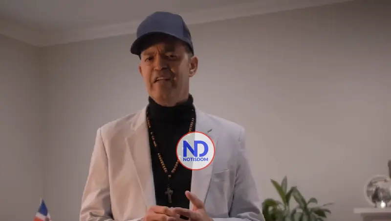 Mánager de Alex Bueno asegura el artista está en buen estado y se va solo a sus terapias