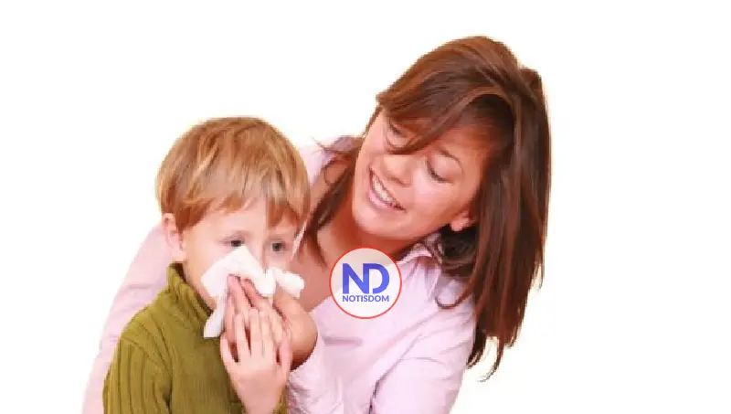 Pediatra explica cómo actuar ante sangrados nasales en niños