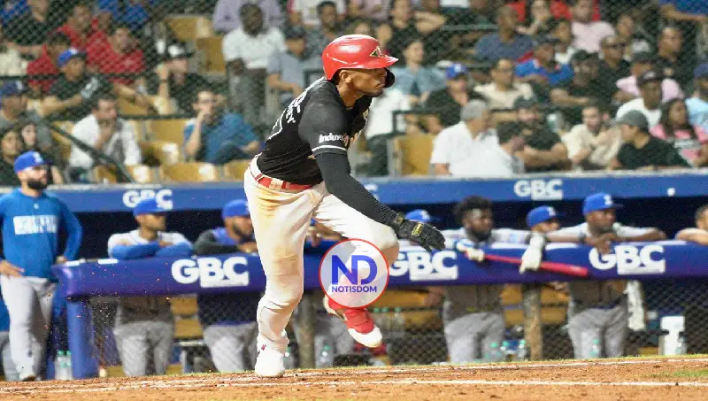 Erik González vuelve a mostrar su magia en el béisbol dominicano