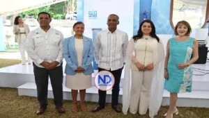 Destacan exportación de 291,340 libras de larimar este año; celebran su Día Nacional