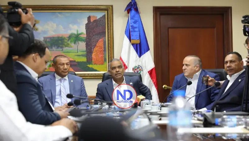 Ministro resalta necesidad de actualizar Ley Eléctrica de la RD 2 Ministro resalta necesidad de actualizar Ley Eléctrica de la RD