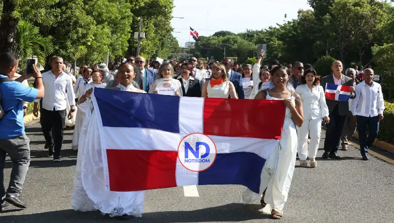 Realizan tradicional marcha de las novias en la UASD