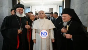 El papa lamenta «el uso de la religión para justificar las guerras», en misa en Estambul