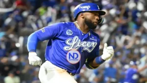 Rojas Jr. lidera con su bate el mejor momento de Tigres del Licey