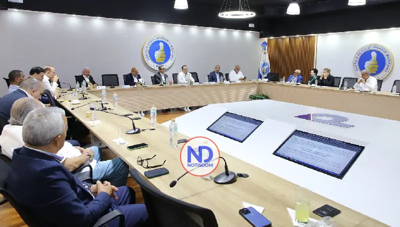 NOTISDOM FOTOS PF2025 2025 11 06T231055.490 Paliza advierte fuerte impacto fiscal de la indexación salarial y exige definir fórmula de compensación