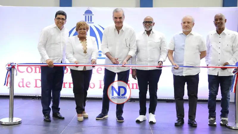 Abinader entrega nuevo Polideportivo Isabelita y deja inaugurada Estación Policial Los Mina Viejo