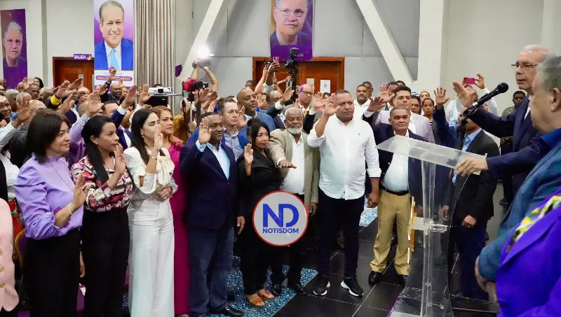 Danilo Medina afirma PLD está listo para volver al poder y critica deterioro del Gobierno actual 4 NOTISDOM FOTOS PF2025 2025 11 20T220527.179 Danilo Medina afirma PLD está listo para volver al poder y critica deterioro del Gobierno actual