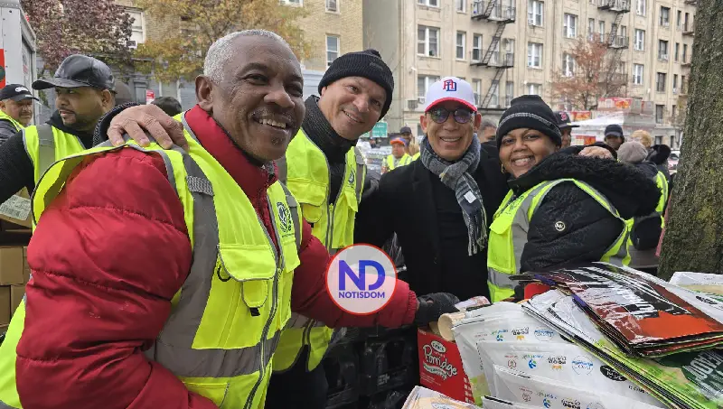 NOTISDOM FOTOS PF2025 2025 11 24T214817.134 Ser Latino se une a Rubén Luna en la novena entrega de pavos y canastas por Acción de Gracias en NY