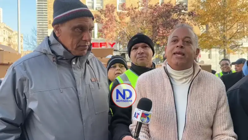 NOTISDOM FOTOS PF2025 2025 11 24T215243.948 Ser Latino se une a Rubén Luna en la novena entrega de pavos y canastas por Acción de Gracias en NY