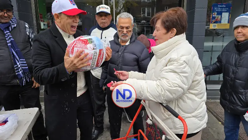 Cirilo Moronta entrega mil pavos en NY por vigésima ocasión en Acción de Gracias