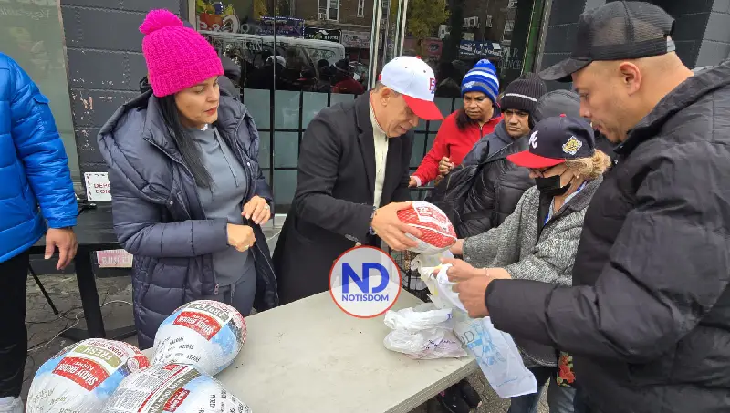 NOTISDOM FOTOS PF2025 2025 11 25T143828.407 Cirilo Moronta entrega mil pavos en NY por vigésima ocasión en Acción de Gracias