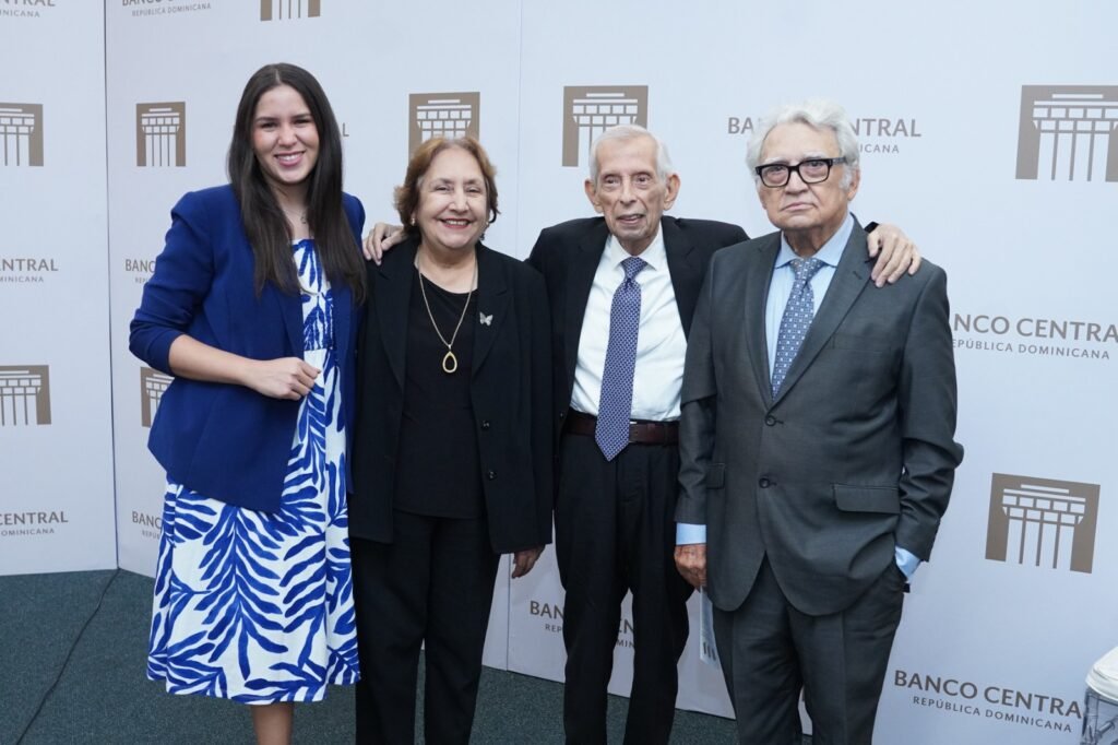 Participantes de circulacion de libros 2 Banco Central pone en circulación tres nuevos libros de su Biblioteca Juan Pablo Duarte