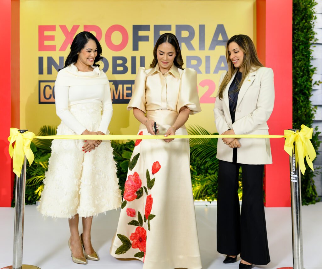 Zoila Abreu Sadery Abreu y Annerys Melendez 1 Expo Feria Inmobiliaria Construmedia realizó con éxito su 13.ª edición