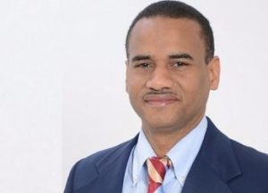 ¿Por qué los perros y gatos comen hierbas? 3 autor es quimico ¿Por qué los perros y gatos comen hierbas?