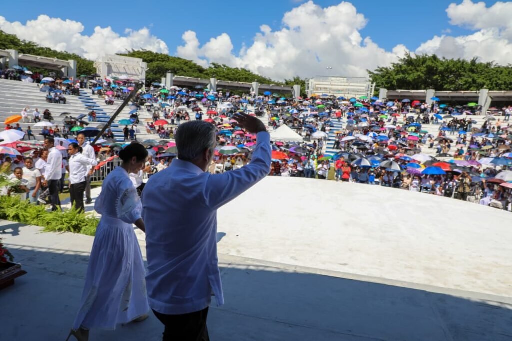 Abinader encabeza la creación canónica diócesis Stella Maris 4 diocesis Stella Maris ABINADER Y RAQUEL 2 Abinader encabeza la creación canónica diócesis Stella Maris