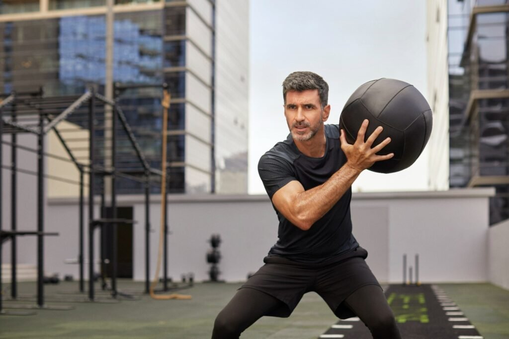 Ejercicios para esclerosis múltiple: ¿cuáles ayudan a vivir mejor según la ciencia? 3 ejercicio Ejercicios para esclerosis múltiple: ¿cuáles ayudan a vivir mejor según la ciencia?