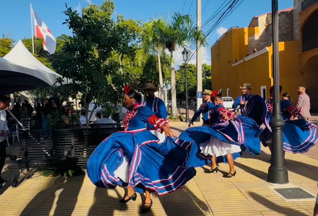 DAVID COLLADO 12 Turismo activa la Zona Colonial con “Turizoneando”