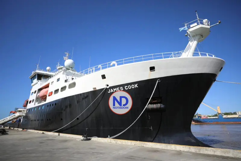 IMG 20251202 WA0376 1536x1024 1 Abinader recorre el buque científico RRS James Cook, durante misión oceanográfica en RD