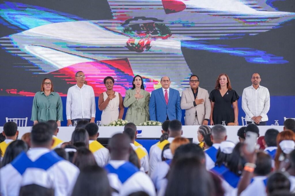 INFOTEP GRADUACION 2 Raquel Arbaje encabeza graduación de 1,177 nuevos técnicos del Infotep en la región Este