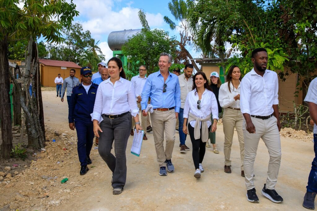 Leah Campos 2 Embajadora de EE. UU. resalta a Central Romana como actor clave de la relación económica bilateral