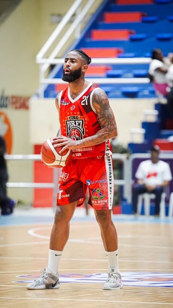 Lobos y Ciro Perez 2 Lobos y Ciro Pérez salen airosos en la jornada del viernes en el Baloncesto Superior de San Cristóbal