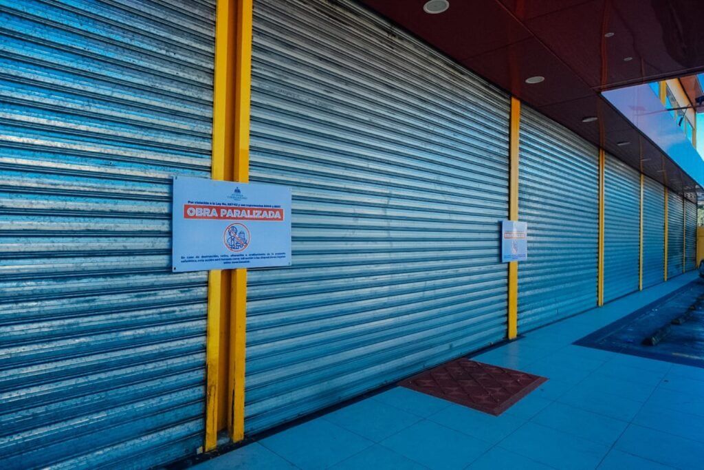 Mived paraliza operaciones de varias plazas comerciales en Santiago Mived paraliza operaciones de varias plazas comerciales en Santiago