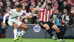 Unai Simon mantiene a flote la esperanza del Athletic en duelo ante el PSG