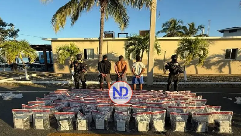 DNCD ocupa 429 paquetes de cocaína en las costas de Baní