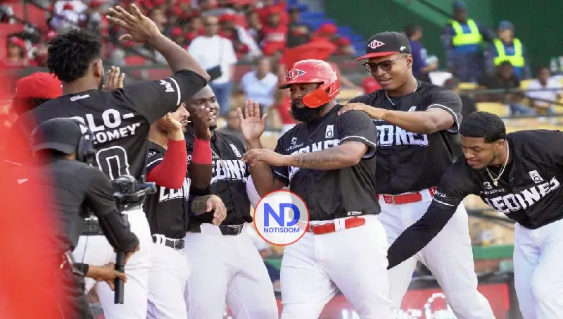 Escogido y Estrellas triunfan en el beisbol profesional de la RD 2 Escogido y Estrellas triunfan en el beisbol profesional de la RD