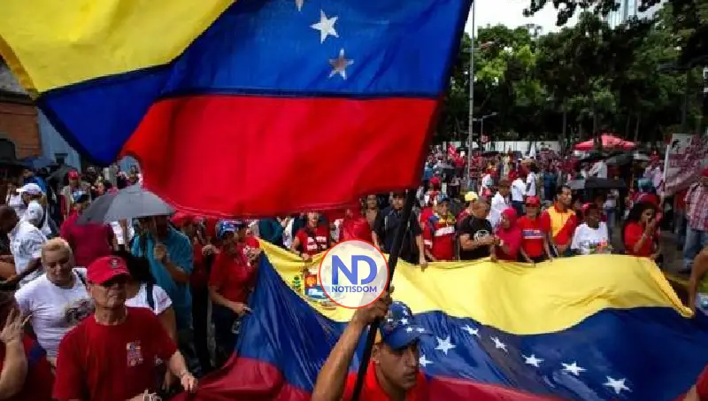 Los chavistas protestan en contra de la confiscación de petrolero por parte de EE.UU. 2 Los chavistas protestan en contra de la confiscación de petrolero por parte de EE.UU.