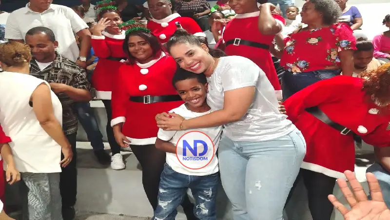 Alcaldía de SDN continúa cenas navideñas junto a munícipes de Sabana Perdida-Norte
