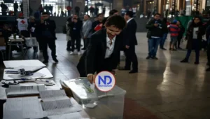 Normalidad marca inicio del voto en Chile, donde compiten la izquierda y la ultraderecha