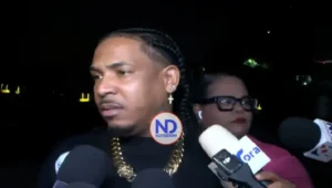 Toxi Crow critica corrupción política y exige sanciones ejemplares durante protesta frente al Palacio de Justicia