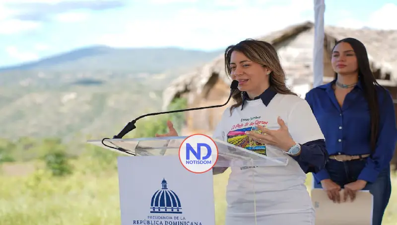 Supérate inaugura proyecto Casa Sombra Monte Grande en Azua