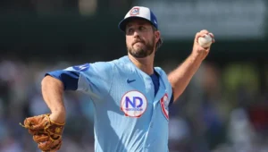 Angelinos contratan a los relevistas Pomeranz y Romano