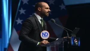 El hijo de Bolsonaro sobre la pérdida de su mandato como diputado: «Valió la pena»