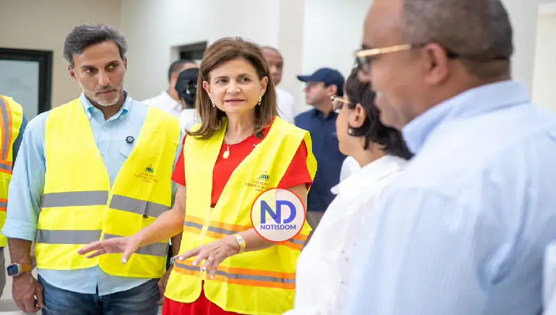 Vicepresidenta Peña y el Mived  supervisan avances finales del hospital provincial de Dajabón