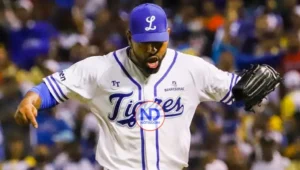 César Valdez va por la victoria 30 en duelo decisivo ante los Toros