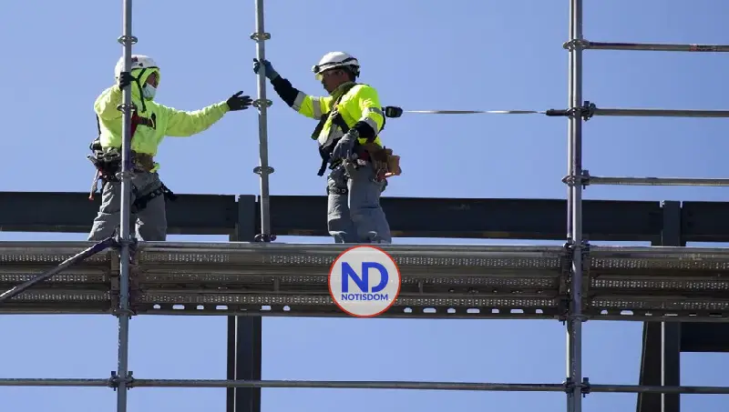 La producción industrial en EE.UU. bajó un 0,1 % en octubre y aumentó un 0,2 % en noviembre