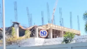 SNS investiga colapso de techo hospital que construye en Azua