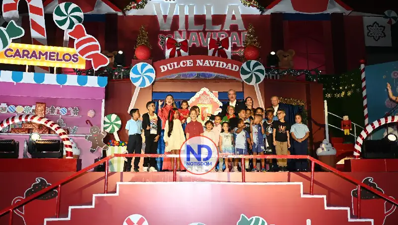 Presidente Abinader inaugura Villa Navidad junto a Leonardo Aguilera y Carolina Mejía 2 Presidente Abinader inaugura Villa Navidad junto a Leonardo Aguilera y Carolina Mejía