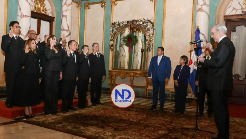 Presidente Abinader encabeza juramentación de los nuevos jueces del TSE