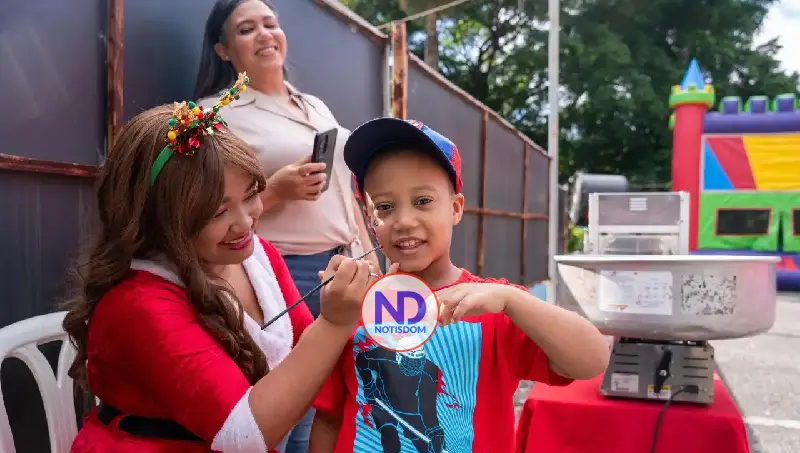 Propeep inicia almuerzos navideños con familias de niños autistas y reafirma compromiso con la inclusión 3 NOTISDOM FOTOS PF2025 2025 12 10T112803.472 Propeep inicia almuerzos navideños con familias de niños autistas y reafirma compromiso con la inclusión